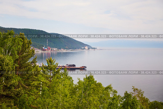 Angara River, lake Baikal. The village of Listvyanka on a summer day. Стоковое фото, фотограф Виктория Тельминова / Фотобанк Лори