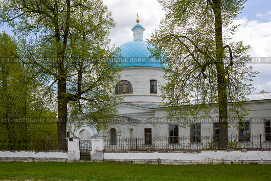Ансамбль Никольской церкви, с. Гиблицы, Рязанская область. Редакционное фото, фотограф Ирина Яровая / Фотобанк Лори