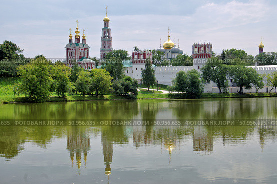 Ансамбль Новодевичьего монастыря летом. Москва. Стоковое фото, фотограф Илюхина Наталья / Фотобанк Лори