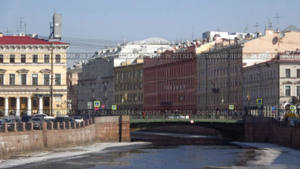Апрель на реке Мойка. Вид на Зеленый мост. Санкт-Петербург (2018 год). Редакционное видео, видеограф Виктор Карасев / Фотобанк Лори