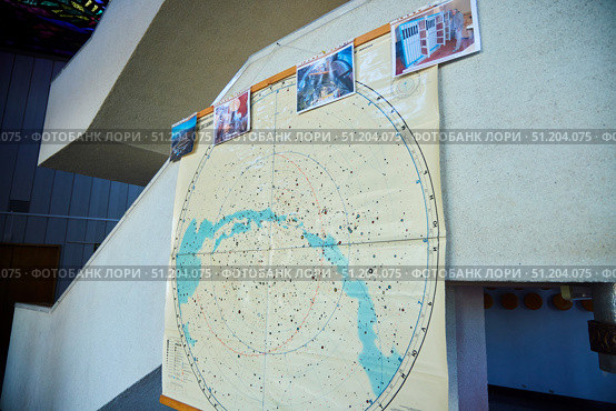Arkhyz, Russia. - October 6, 2025: Scientific posters at the Astrophysical Observatory, Arkhyz. Редакционное фото, фотограф Наталия Кирсанова / Фотобанк Лори