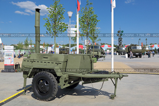 Армейская полевая кухня на международном военно-техническом форуме "Армия-2015". Кубинка, военно-патриотический парк "Патриот". Редакционное фото, фотограф Игорь Долгов / Фотобанк Лори