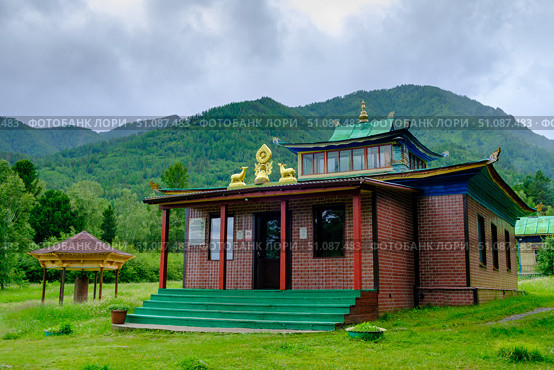Arshan, Russia - 4 July 2023:View of Buddhist datsan Bodhidharma Sayan Mountains. Стоковое фото, фотограф Юлия Анатольевна Агын / Фотобанк Лори