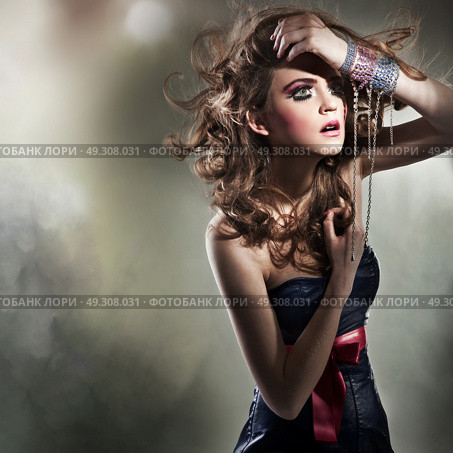 Art portrait of an attractive, smart woman. Стоковое фото, агентство Ingram Publishing / Фотобанк Лори