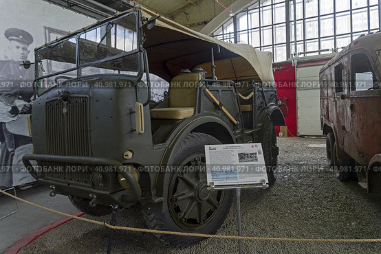 Артиллерийский тягач FIAT-SPA TM 40, Италия, 1942 год. Музей военной техники "Моторы войны", Москва. (2023 год). Редакционное фото, фотограф Сергей Рыбин / Фотобанк Лори