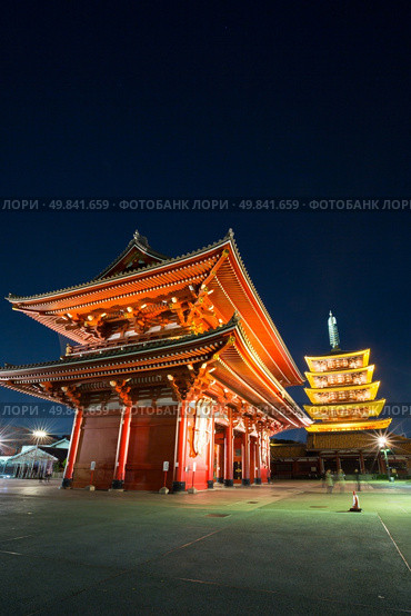 asakusa Sensoji temple in Tokyo Japan. Стоковое фото, агентство Ingram Publishing / Фотобанк Лори
