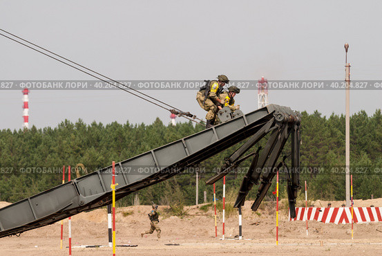 Assemblage of the mechanized bridge from TMM set (2019 год). Редакционное фото, фотограф Сергей Буторин / Фотобанк Лори