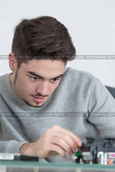 assemble and disassembling. Стоковое фото, агентство Ingram Publishing / Фотобанк Лори