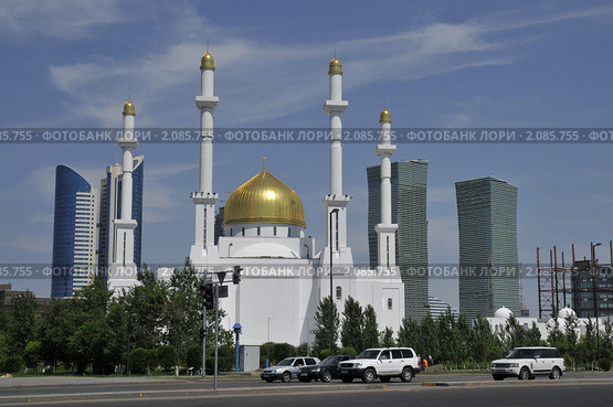 Астана, мечеть (2010 год). Редакционное фото, фотограф Олег Битнер / Фотобанк Лори