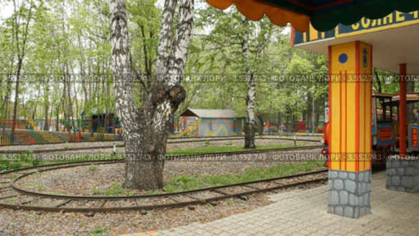 Аттракцион "Паровозик". Детский игровой комплекс (2012 год). Редакционное видео, видеограф Mikhail Erguine / Фотобанк Лори