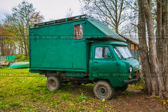 Автодом, сделанный из УАЗ-452. Стоковое фото, фотограф Сергей Цепек / Фотобанк Лори
