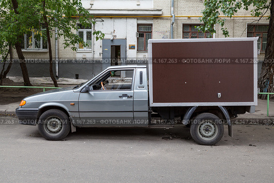 Автофургон ВИС-2347 на базе автомобиля LADA SAMARA вид сбоку (2012 год). Редакционное фото, фотограф Родион Власов / Фотобанк Лори