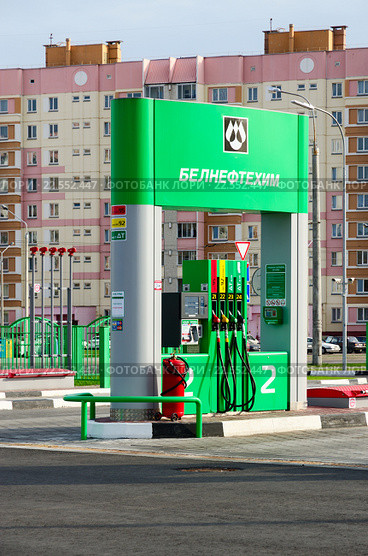 Автоматическая АЗС, ул. Чечерская, Гомель, Беларусь (2016 год). Редакционное фото, фотограф Ольга Коцюба / Фотобанк Лори