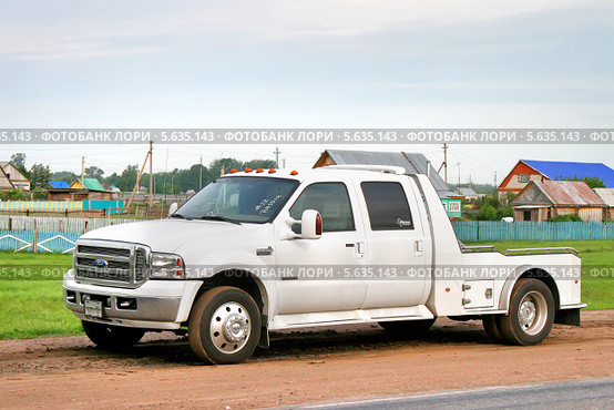 Автомобиль Ford F-350 (2008 год). Редакционное фото, фотограф Art Konovalov / Фотобанк Лори