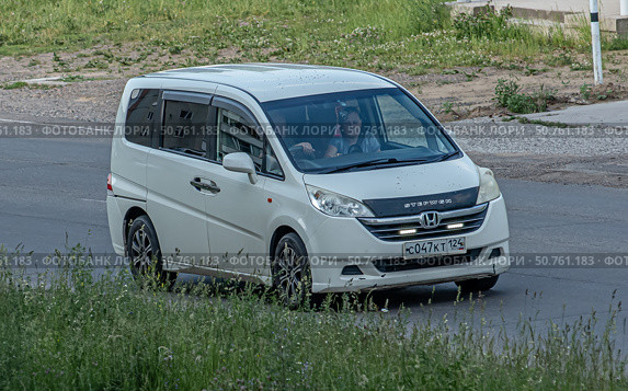 Автомобиль Honda Stepwgn. Редакционное фото, фотограф Анатолий Володин / Фотобанк Лори