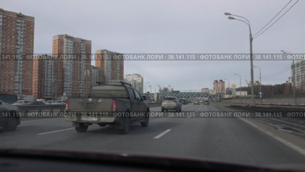 Автомобили на Дмитровском шоссе (2022 год). Редакционное видео, видеограф Дмитрий Неумоин / Фотобанк Лори