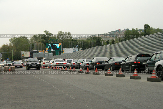 Автомобильная пробка (2008 год). Редакционное фото, фотограф Никончук Алексей / Фотобанк Лори