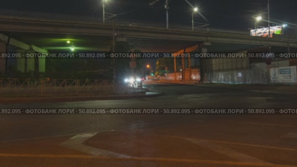 Автомобильное движение в ночном городе, Таймлапс. Редакционное видео, видеограф Алексей Букреев / Фотобанк Лори