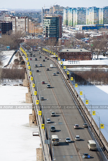 Автомобильный мост через реку Оку в Нижнем Новгороде (2011 год). Редакционное фото, фотограф Igor Lijashkov / Фотобанк Лори