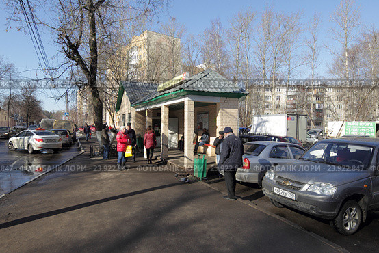 Балашиха, автобусная остановка на улице Карбышева, микрорайон Южный (2016 год). Редакционное фото, фотограф Дмитрий Неумоин / Фотобанк Лори