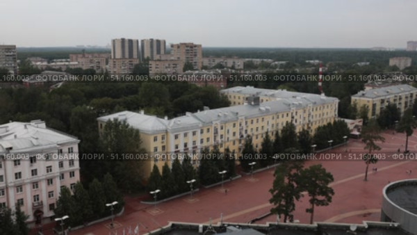 Балашиха панорама Парковой улицы летом (2021 год). Редакционное видео, видеограф Дмитрий Неумоин / Фотобанк Лори