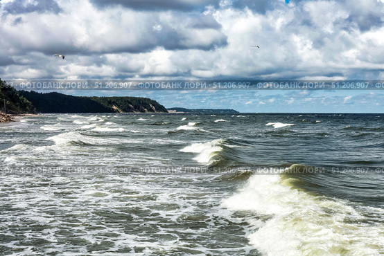 Baltic Sea's Restless Surface Beneath Cloudy Skies Over Gdynia, Poland. Стоковое фото, фотограф Aleksandr Golubev / Фотобанк Лори