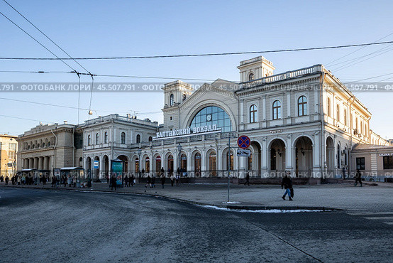 Балтийский вокзал  и станция метро "Балтийская" (2024 год). Редакционное фото, фотограф Юлия Бабкина / Фотобанк Лори