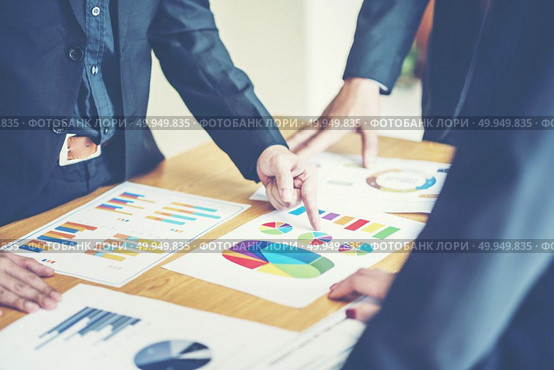 Banking business or financial analyst desktop accounting charts, indicates in the graphics. Стоковое фото, агентство Ingram Publishing / Фотобанк Лори