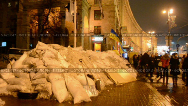 Баррикады на Крещатике ("Евромайдан") в связи с приостановкой рассмотрения вопроса об ассоциации Украины с Евросоюзом (12.12.13) (2013 год). Редакционное видео, видеограф FMRU / Фотобанк Лори