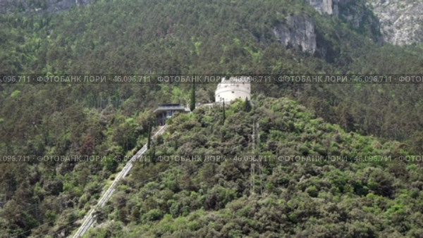 Бастион. Город Рива дель Гарда. Италия. Май.  Bastion. City Riva del Garda. Italy. May. Стоковое видео, видеограф Горшков Александр / Фотобанк Лори