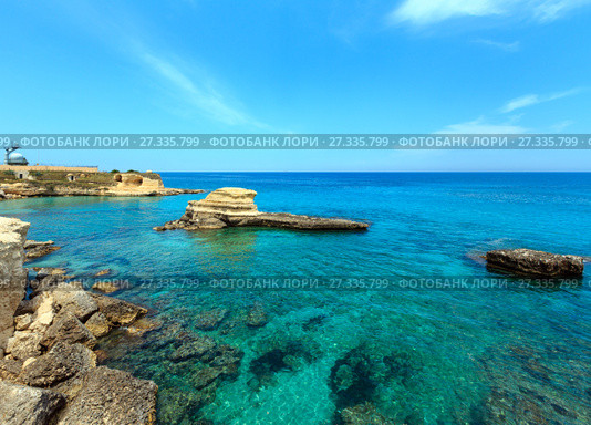 Beach Torre Sant'Andrea, Salento, Italy (2017 год). Стоковое фото, фотограф Юрий Брыкайло / Фотобанк Лори