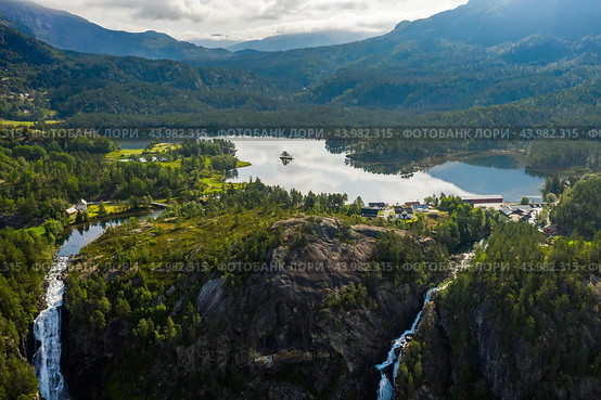 Beautiful Nature Norway. Latefossen Waterfall Odda Norway. (2019 год). Стоковое фото, фотограф Андрей Армягов / Фотобанк Лори