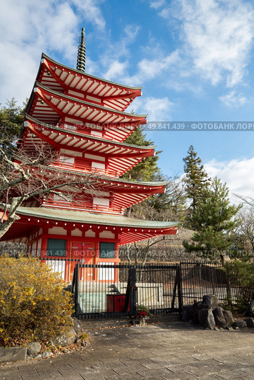 Beautiful Shureito pagoda in yamanashi city fuji mountain Japan. Стоковое фото, агентство Ingram Publishing / Фотобанк Лори