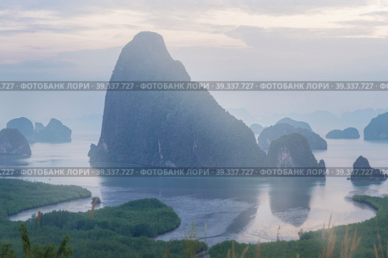 Beautiful view of rocks in the sea landscape, Fog and morning dawn panorama of mountains and sea with sky from the observation point Samet Nangshe in Thailand (2023 год). Стоковое фото, фотограф Владимир Разгуляев / Фотобанк Лори