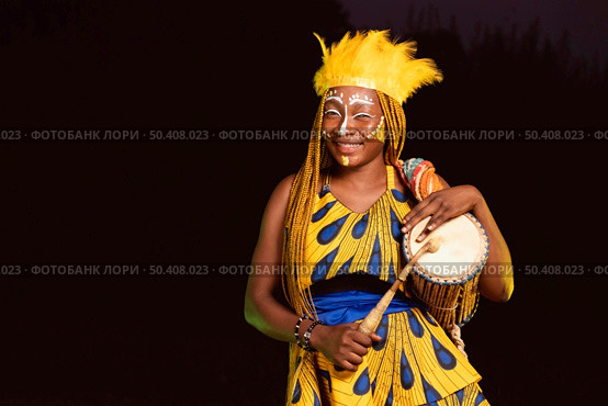 beautiful woman night carnival. Стоковое фото, агентство Ingram Publishing / Фотобанк Лори