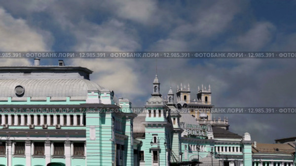 Белорусский железнодорожный вокзал в Москве, Россия (2015 год). Стоковое видео, видеограф Владимир Журавлев / Фотобанк Лори