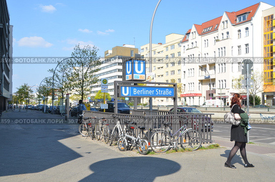 Berliner Strasse metro station in Berlin, Germany (2019 год). Редакционное фото, фотограф Светлана Колобова / Фотобанк Лори