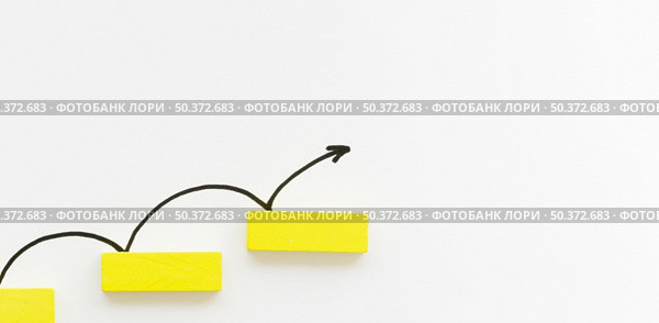 black arrow bouncing off blocks . Стоковое фото, агентство Ingram Publishing / Фотобанк Лори