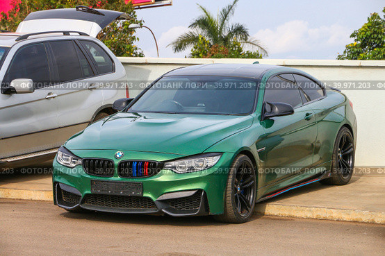 BMW M4 (2023 год). Редакционное фото, фотограф Art Konovalov / Фотобанк Лори