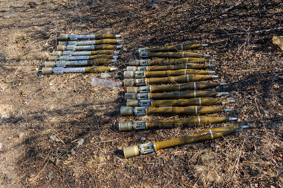 Боекомплект, извлечённый из подбитой бронетехники украинской армии, Саур-Могила  2014г. Редакционное фото, фотограф Копылов Сергей / Фотобанк Лори