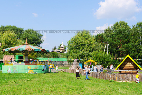 Большереченский  зоопарк. Зона отдыха. (2011 год). Редакционное фото, фотограф Галина Хорошман / Фотобанк Лори
