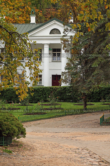Братский корпус в Псково-Печерском монастыре (Псковская область) (2015 год). Стоковое фото, фотограф Самохвалов Артем / Фотобанк Лори