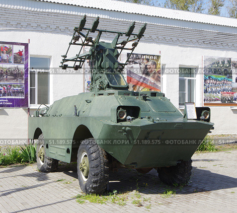 БРДМ-2 в Аллее Боевой Славы города Катайска, Курганская область. Редакционное фото, фотограф Алексей Иванов / Фотобанк Лори