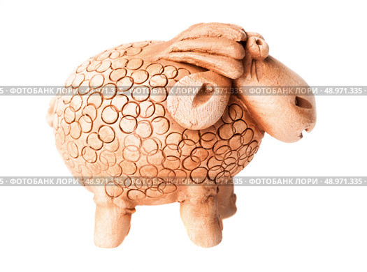 brown ceramic sheep doll isolated on white background. Стоковое фото, агентство Ingram Publishing / Фотобанк Лори