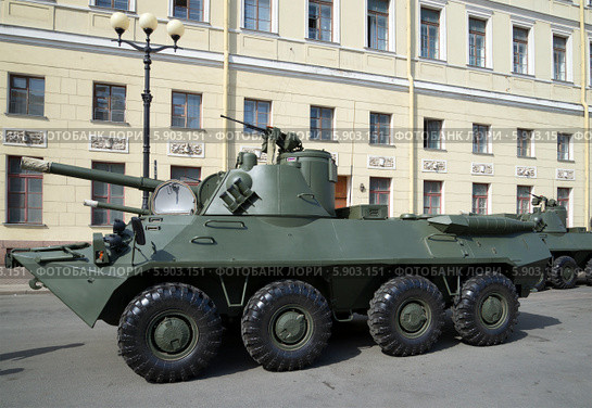 БТР-82А перед репетицией парада Победы в Санкт-Петербурге (2014 год). Редакционное фото, фотограф Виктор Карасев / Фотобанк Лори