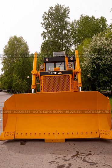 Bulldozer B10M on exhibition range (2015 год). Редакционное фото, фотограф Сергей Буторин / Фотобанк Лори