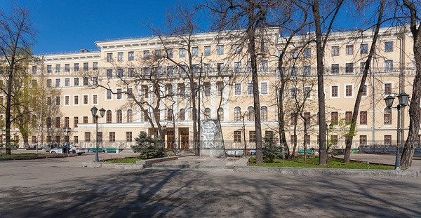 Бывшее Московское городское Мещанское училище. МИСИС. Стоковое фото, фотограф Владимир Чинин / Фотобанк Лори