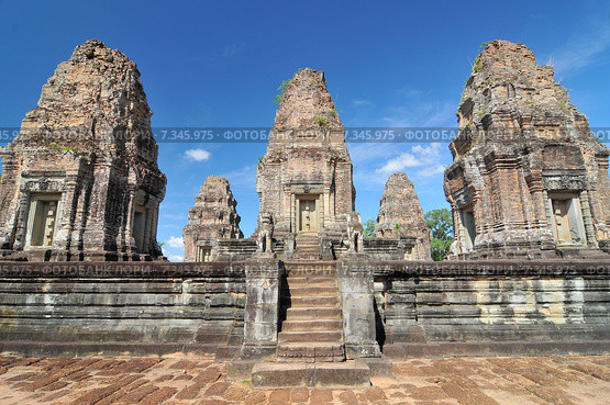 Cambodia, Siem Reap, Angkor, East Mebon Temple. Стоковое фото, агентство BE&W Photo / Фотобанк Лори