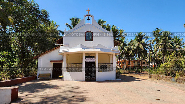 Capela de Nossa Senhora da Piedade (Часовня Богоматери благочестия). Колва. Маргао. Южное Гоа. Индия (2023 год). Стоковое фото, фотограф lana1501 / Фотобанк Лори