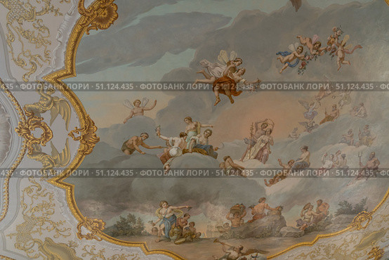 Ceiling paintings had subjects from ancient mythology in First Antechambers there was Triumph of Bacchus and Ariadne. Catherine Palace. Редакционное фото, фотограф Мария Паина / Фотобанк Лори